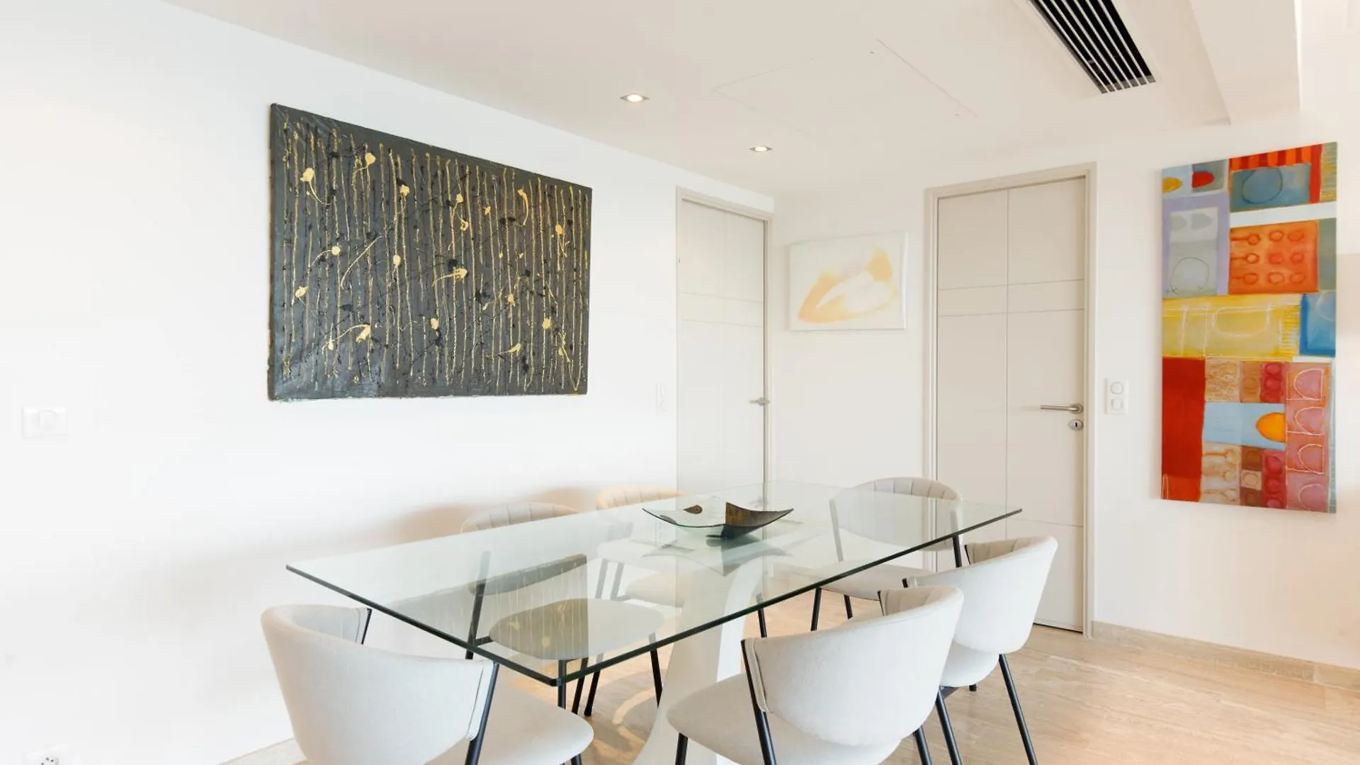 Elegant Appartement 120M² En Front De Mer A Cannes