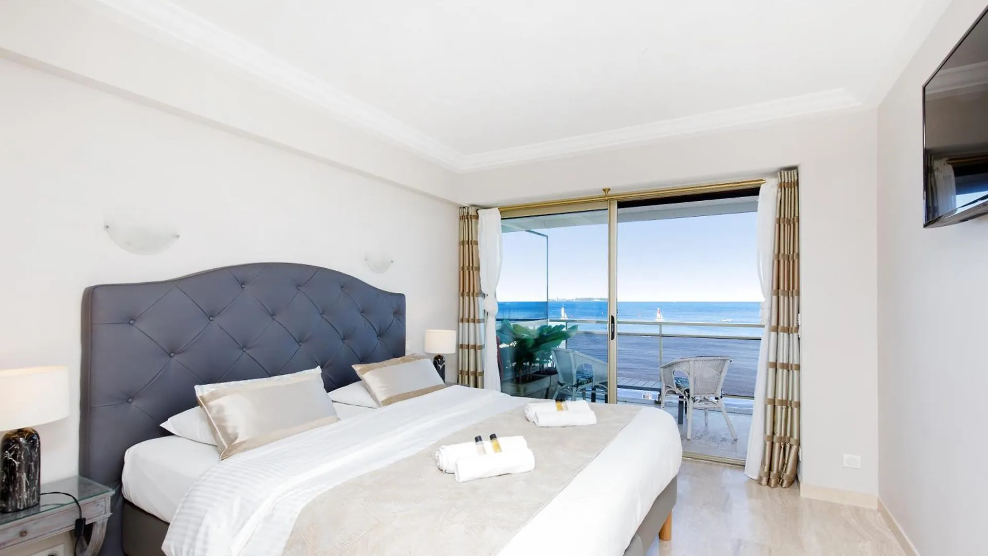 Apartment Elegant Appartement 120M² En Front De Mer A Cannes
