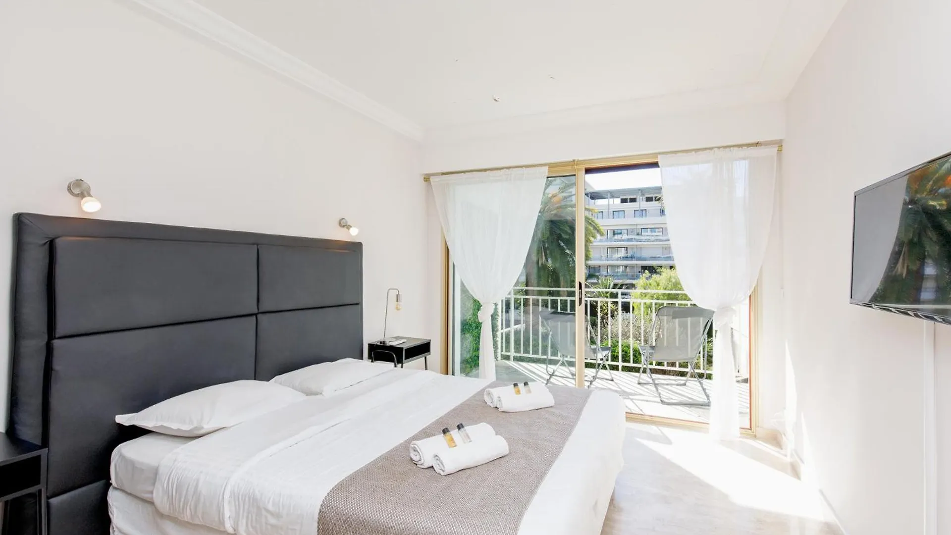 Elegant Appartement 120M² En Front De Mer A Cannes 0*,