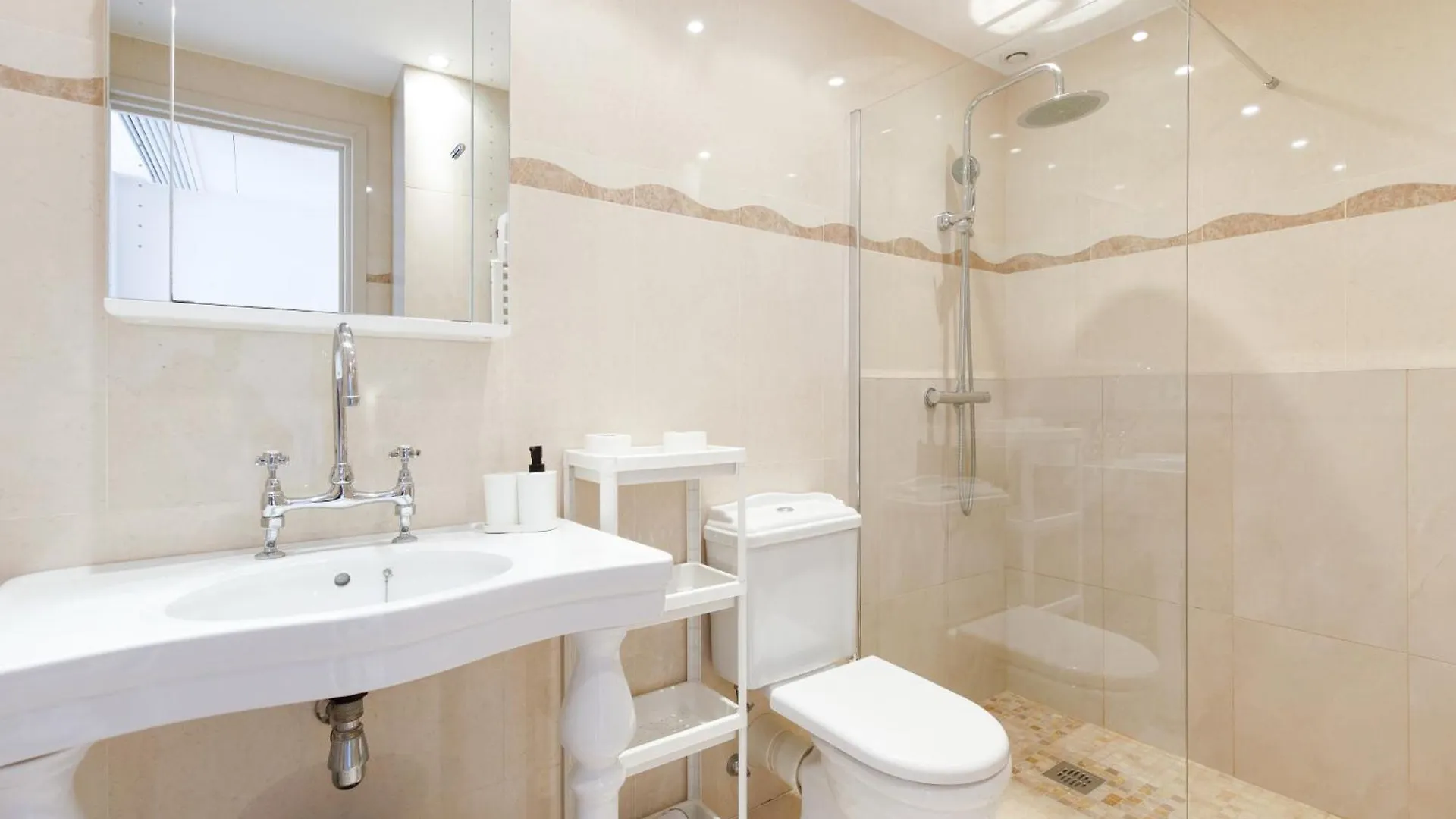 Elegant Appartement 120M² En Front De Mer A Cannes